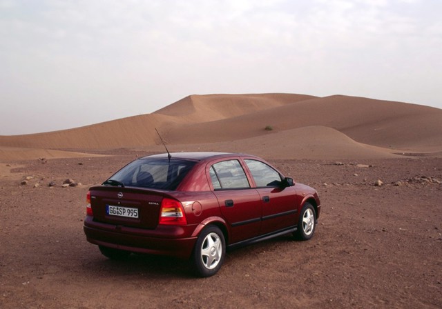 Opel Astra 5 Doors photo 32