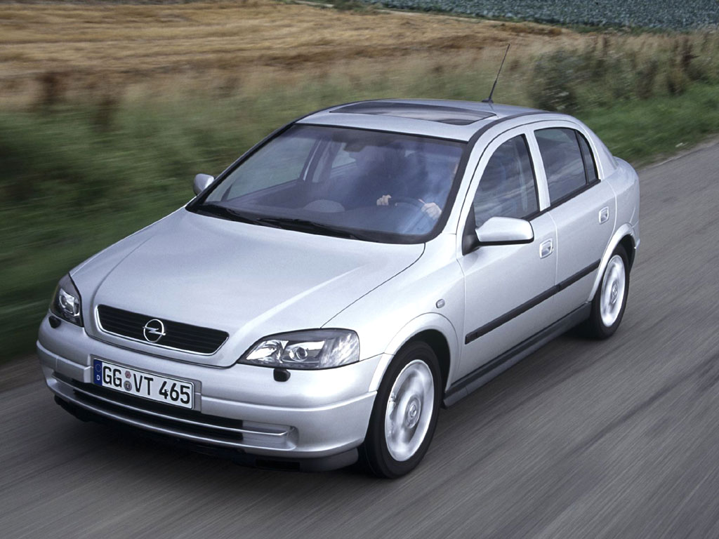 Opel Astra 5 Doors photo 3