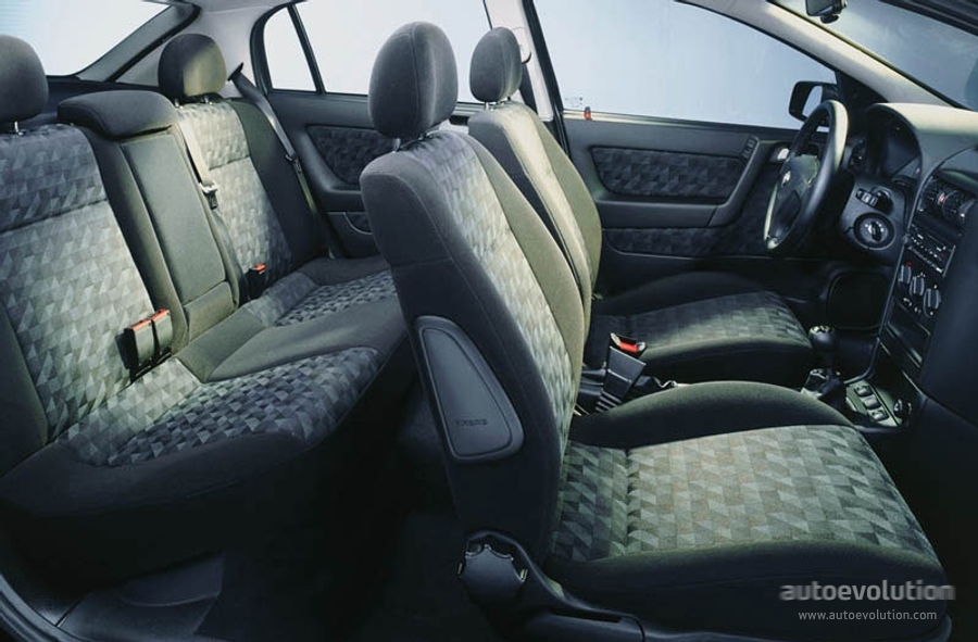 Opel Astra 5 Doors photo 36