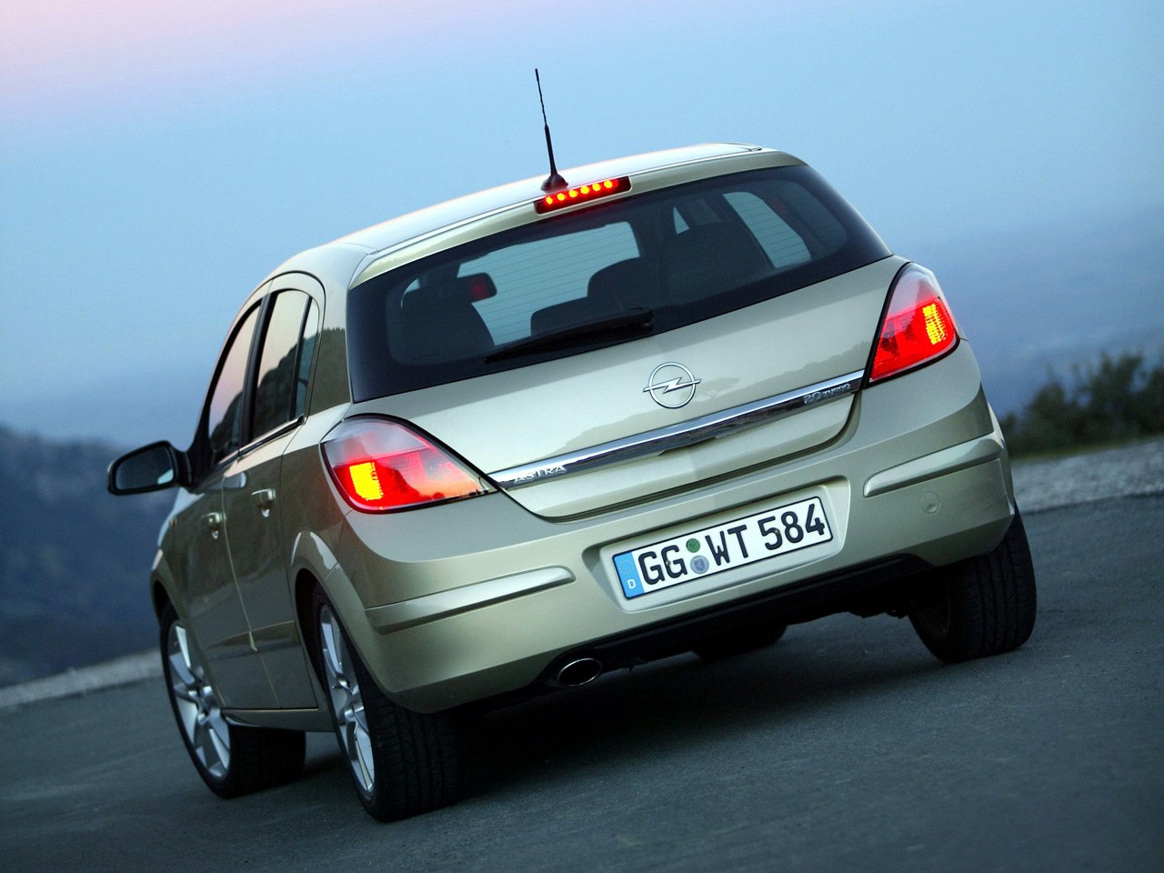 Opel Astra 5 Doors photo 11