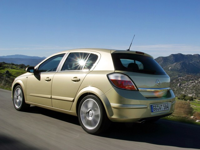 Opel Astra 5 Doors foto 14