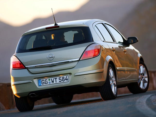 Opel Astra 5 Doors foto 18