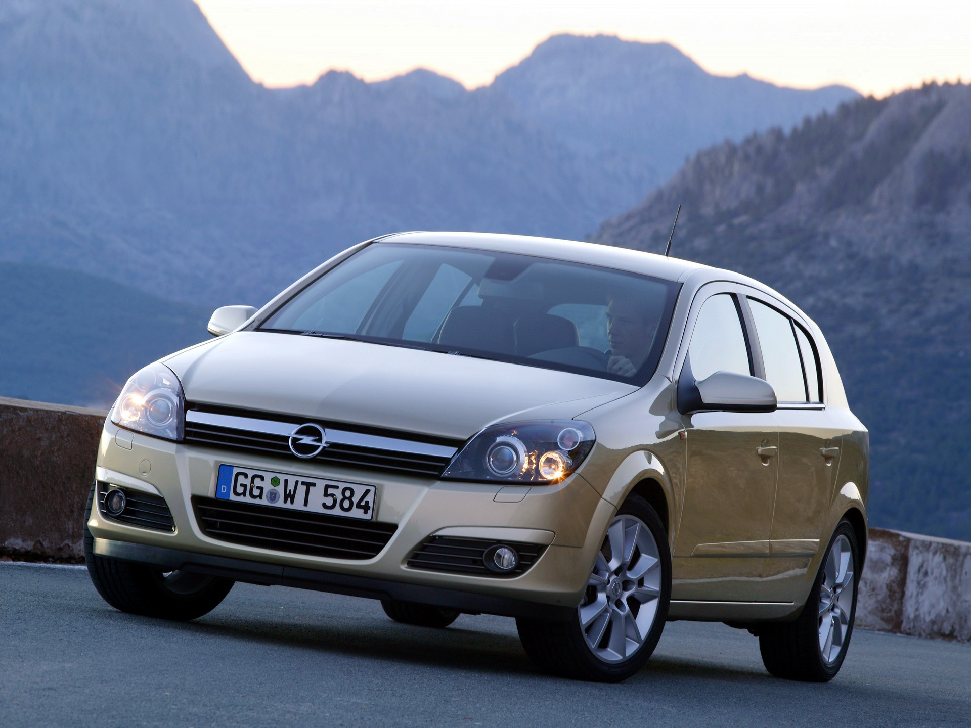 Opel Astra 5 Doors photo 25