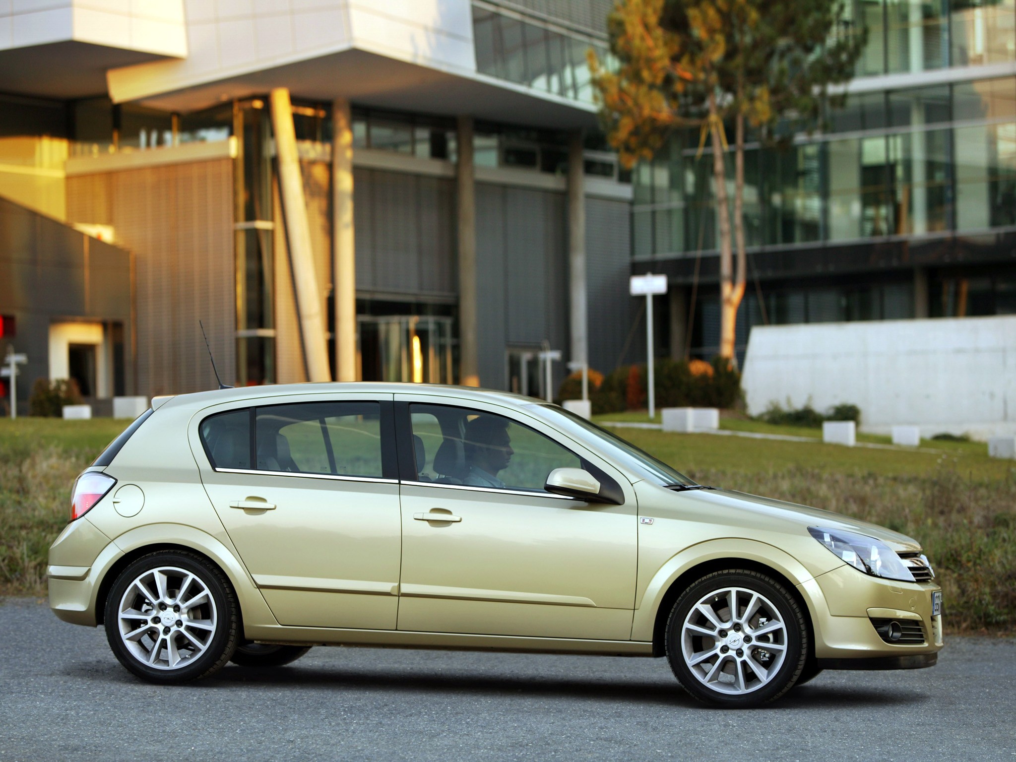 Opel Astra 5 Doors photo 30