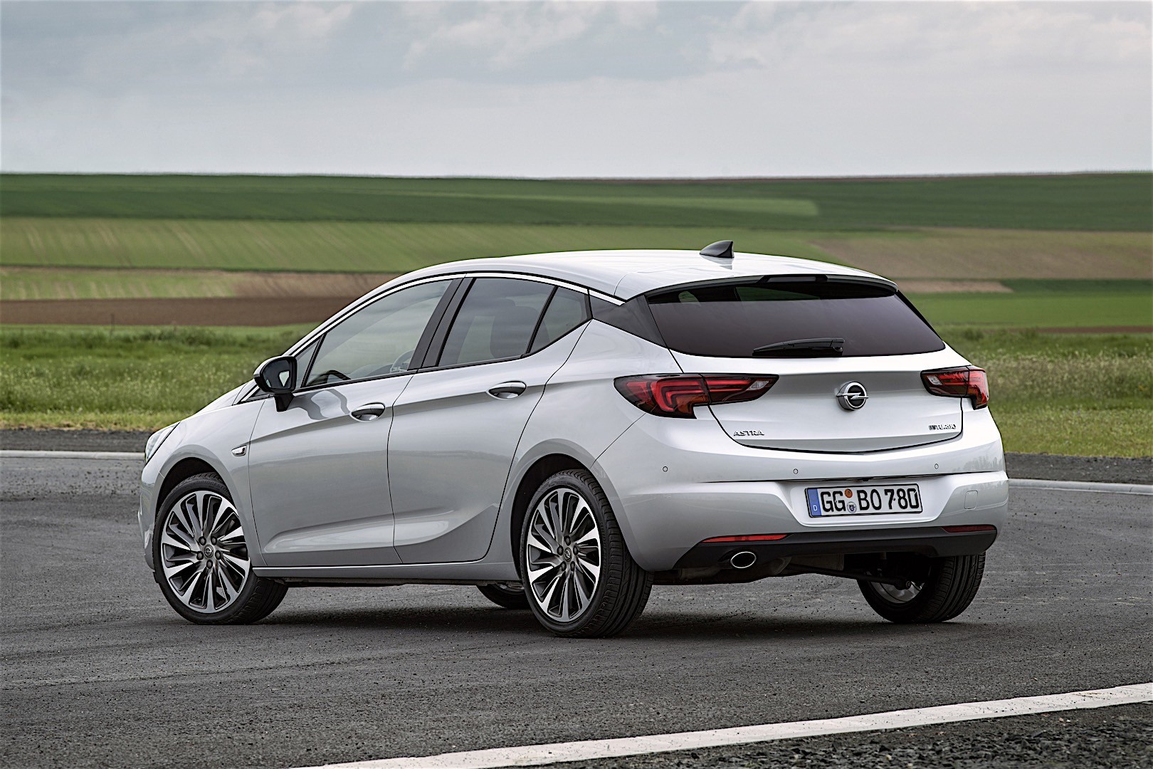 Opel Astra 5 Doors photo 23