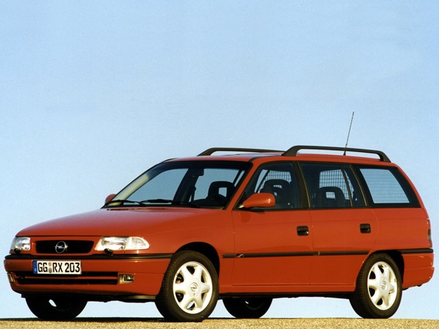 Opel Astra Caravan photo 8