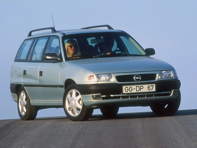 Opel Astra Caravan photo 13