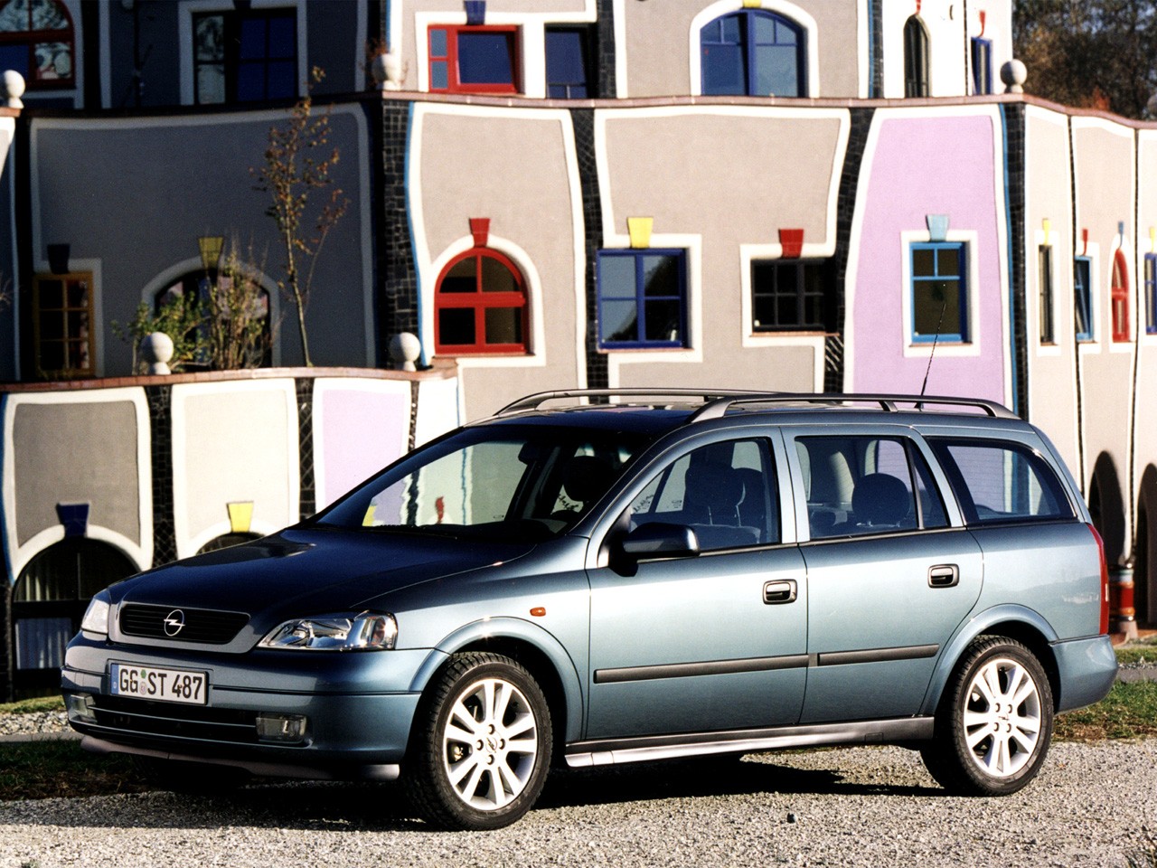Opel Astra Caravan photo 21
