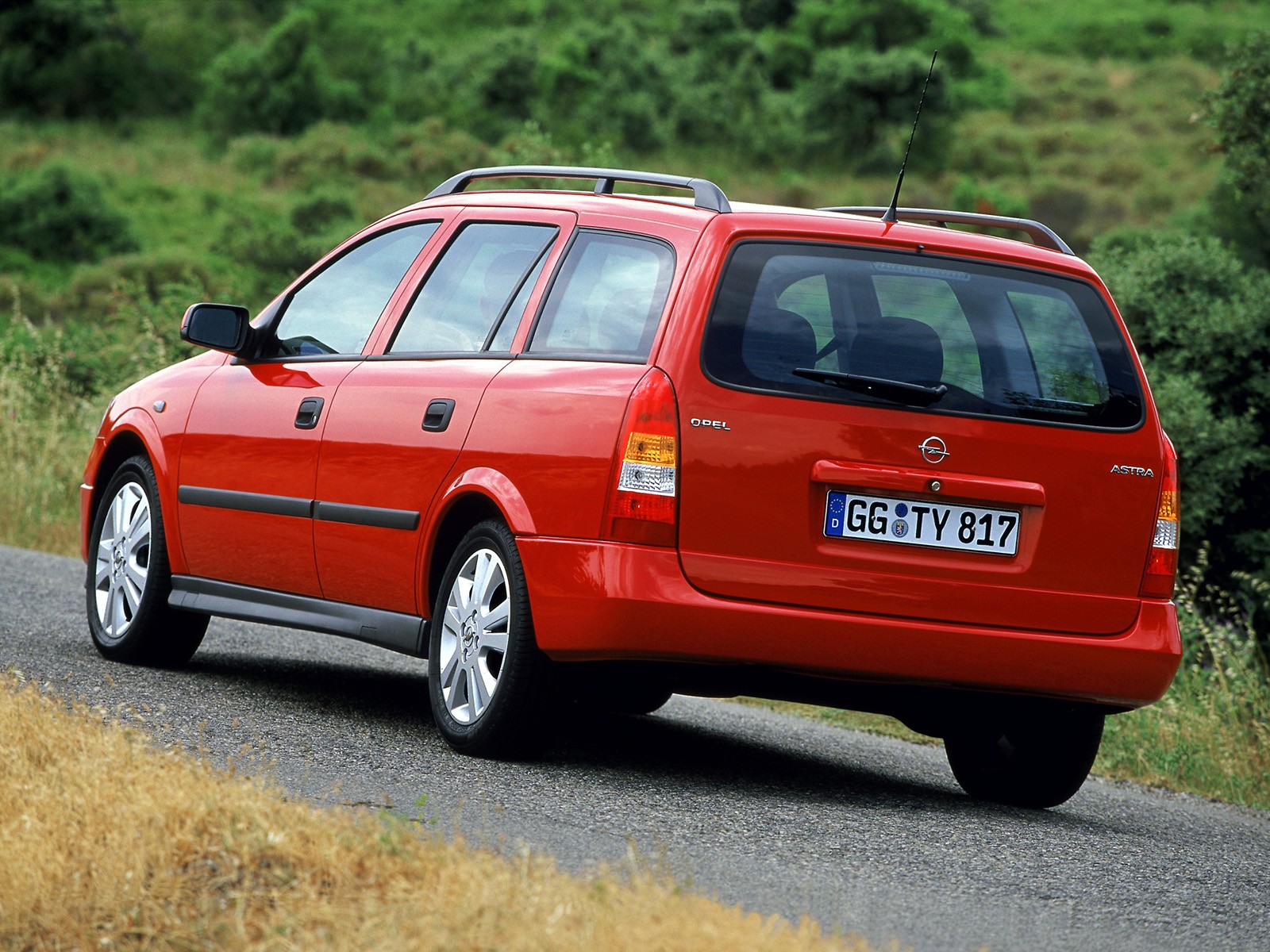 Opel Astra Caravan photo 26