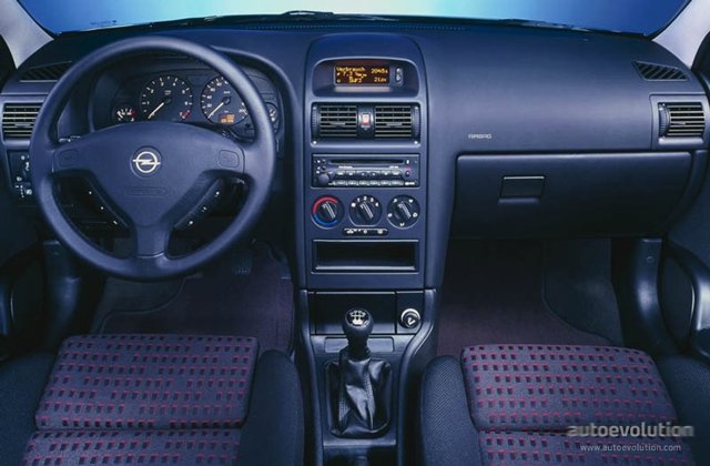Opel Astra Caravan Foto 28