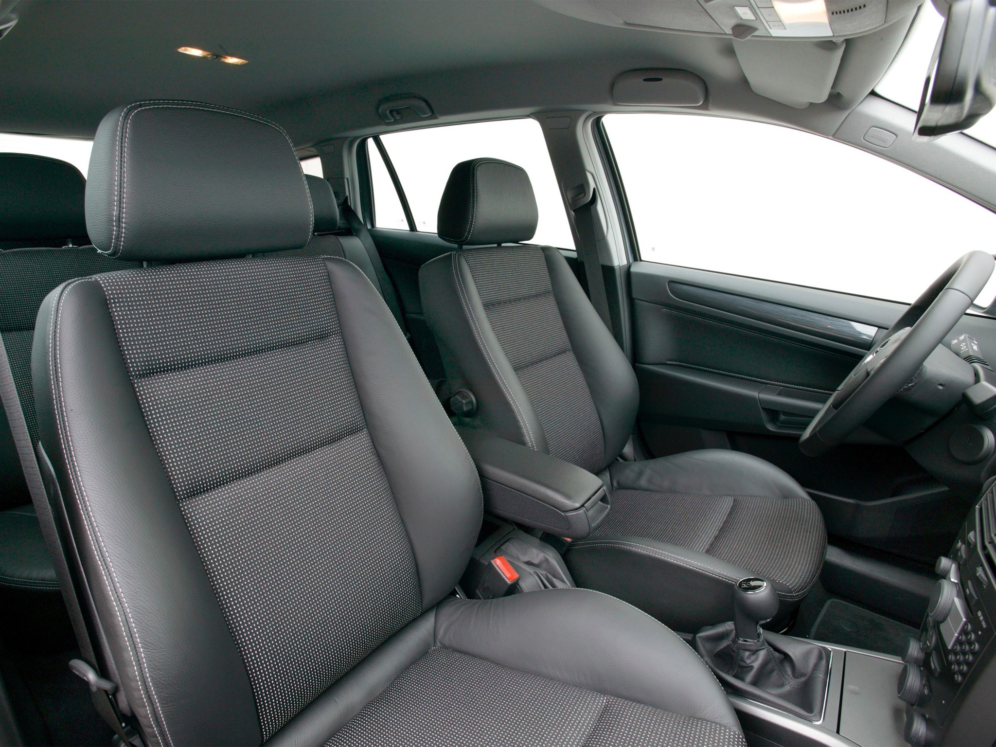 Opel Astra Caravan photo 34