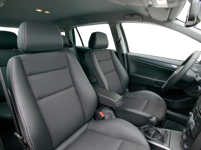 Opel Astra Caravan foto 34