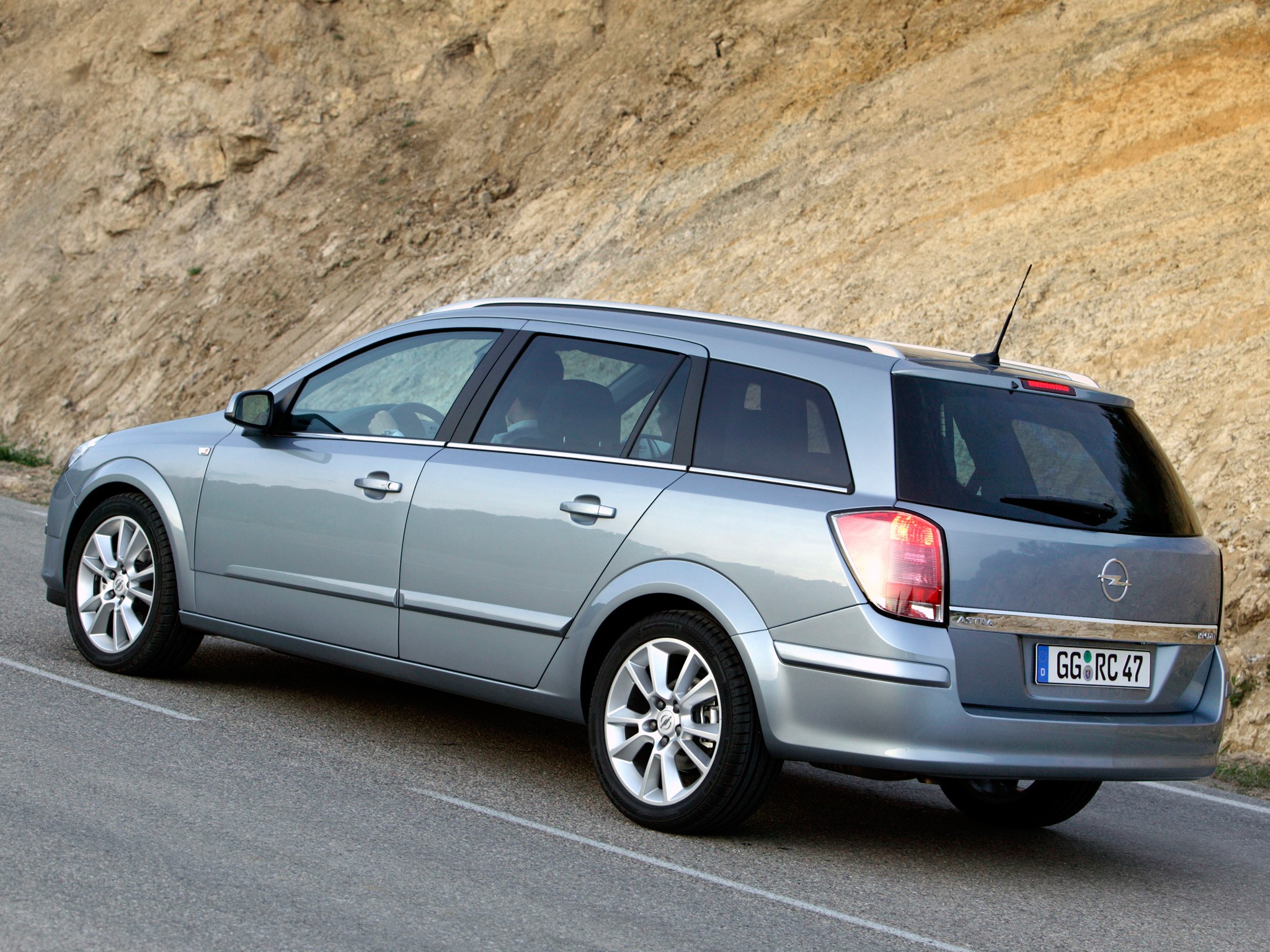 Opel Astra Caravan photo 7