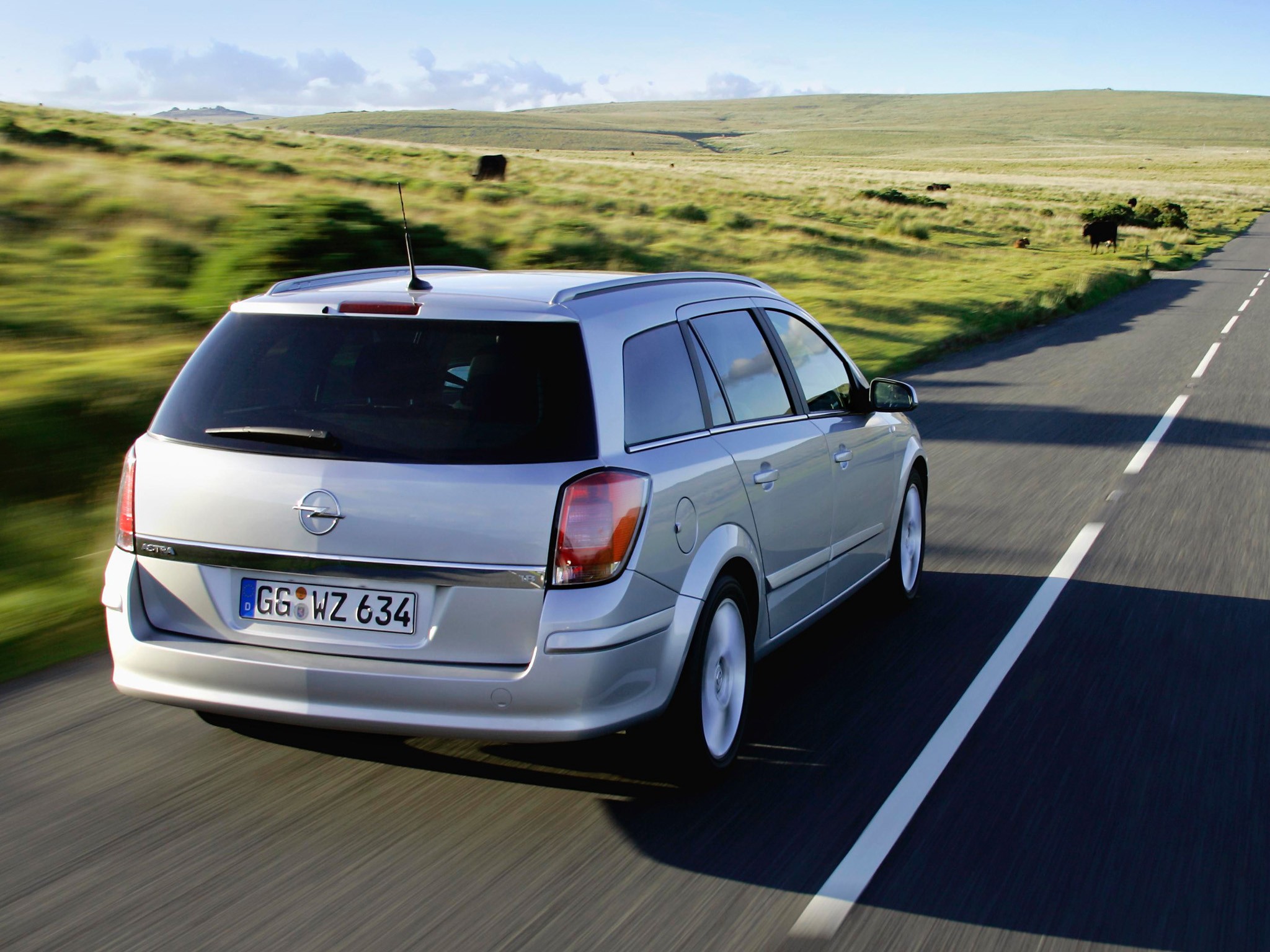 Opel Astra Caravan photo 10