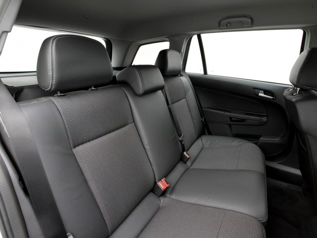 Opel Astra Caravan foto 33