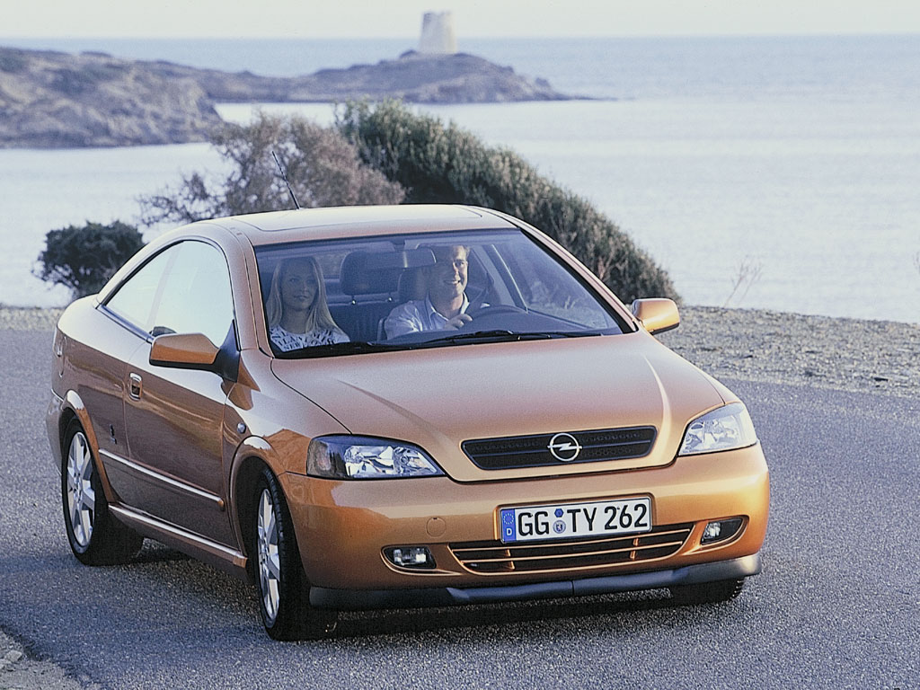 Opel Astra Coupe photo 6