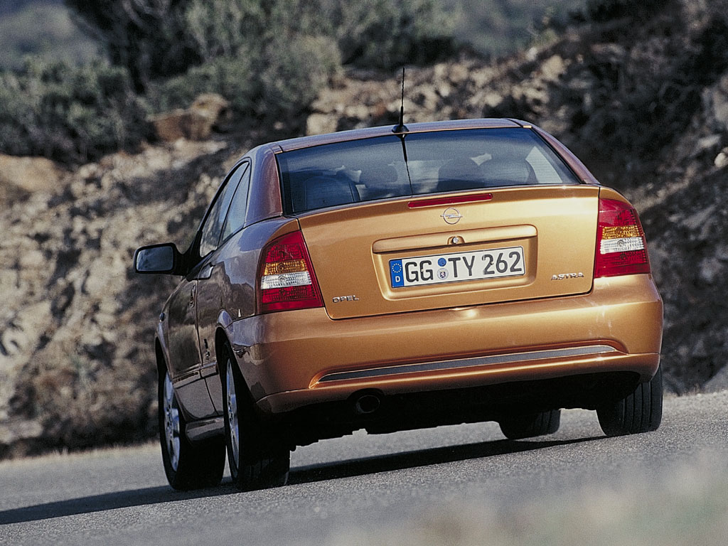 Opel Astra Coupe photo 11