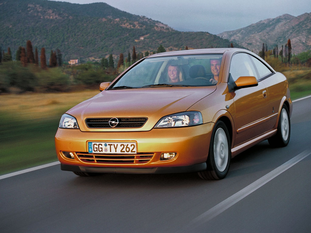 Opel Astra Coupe photo 17