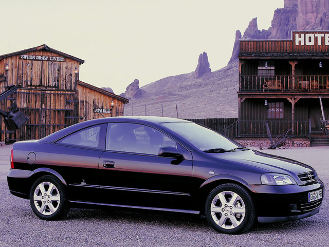 Opel Astra Coupe photo 24