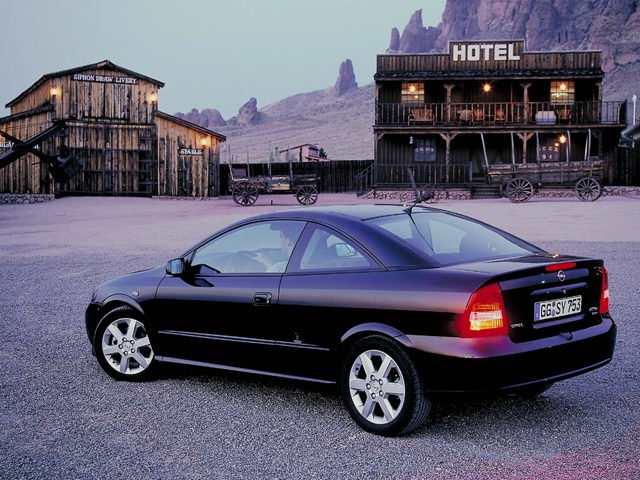Opel Astra Coupe photo 25