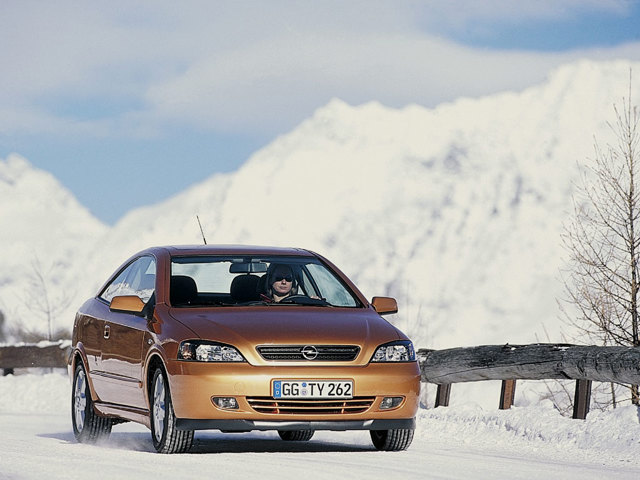 Opel Astra Coupe photo 29
