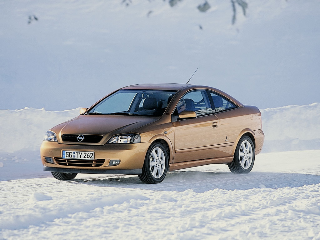 Opel Astra Coupe photo 30