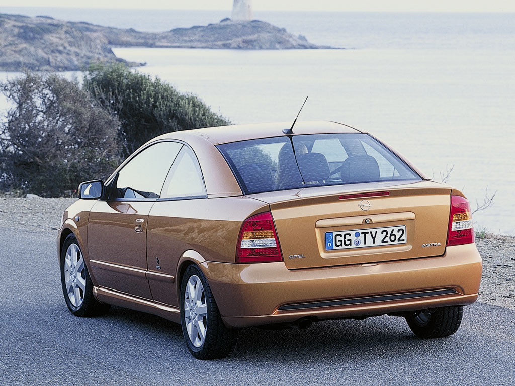 Opel Astra Coupe photo 31