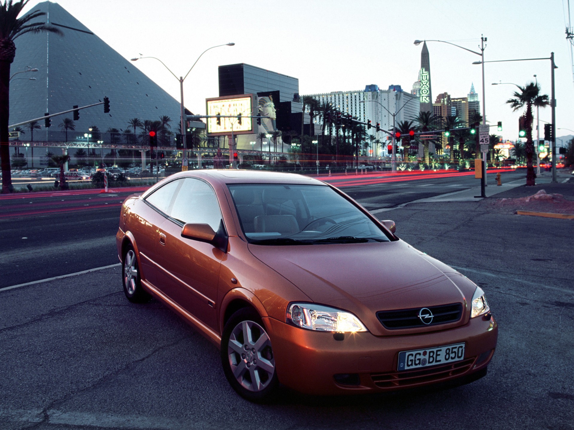Opel Astra Coupe photo 32