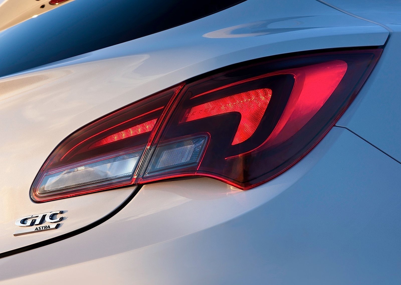 Opel Astra Gtc photo 71