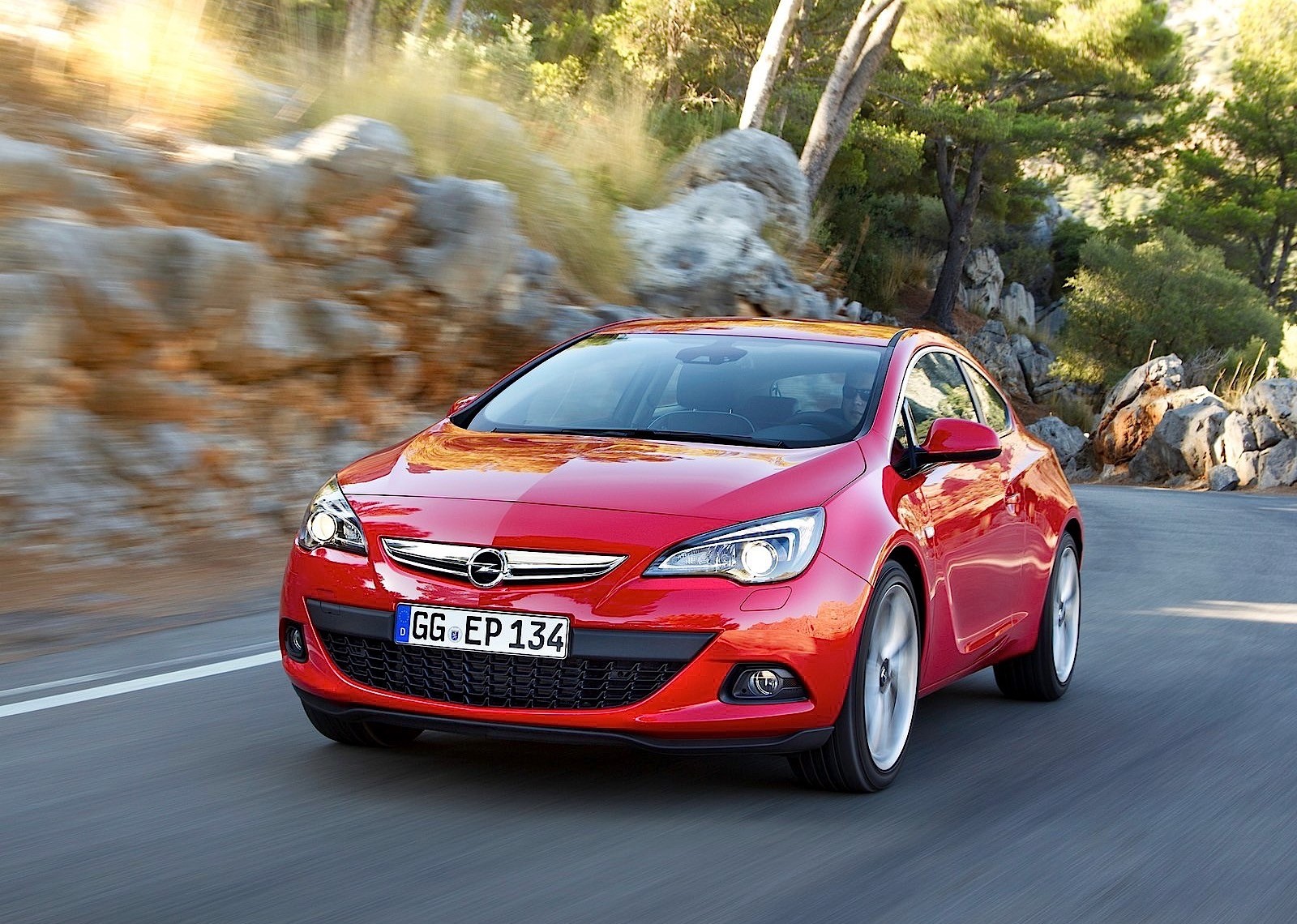 Opel Astra Gtc photo 12