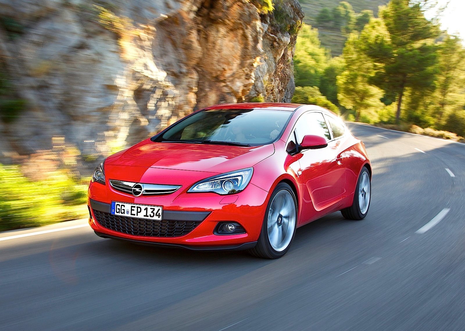 Opel Astra Gtc photo 13