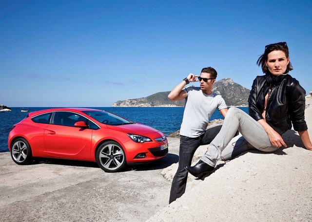 Opel Astra Gtc foto 53