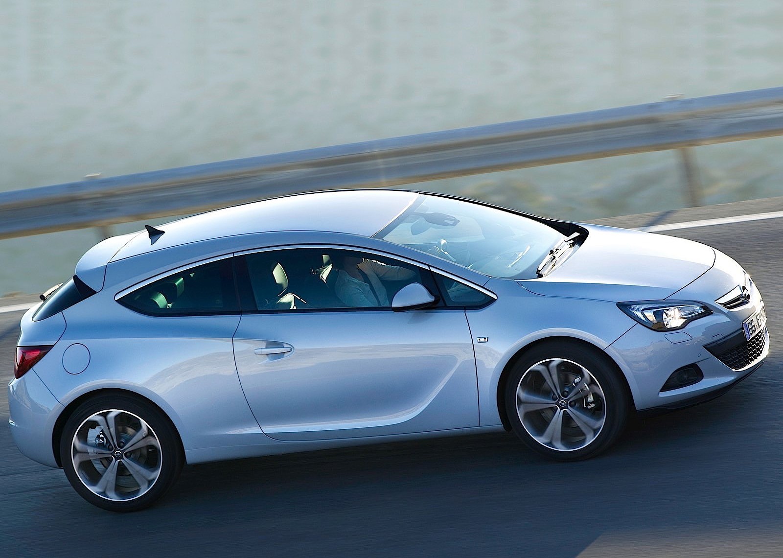 Opel Astra Gtc photo 55