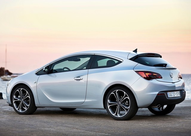 Opel Astra Gtc foto 58