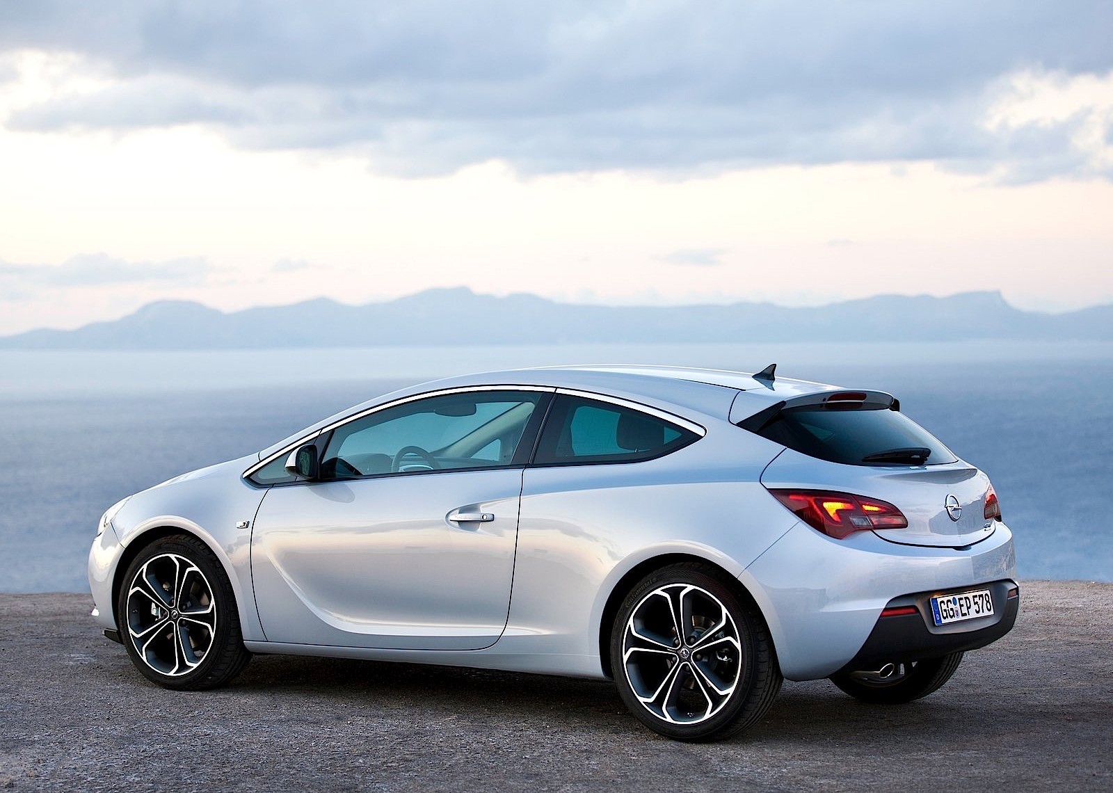 Opel Astra Gtc photo 59