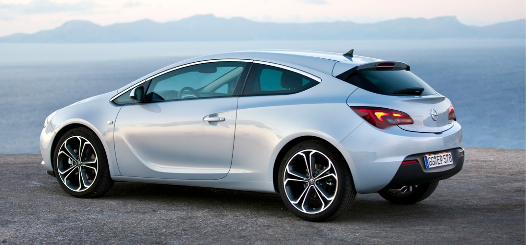 Opel Astra Gtc photo 2
