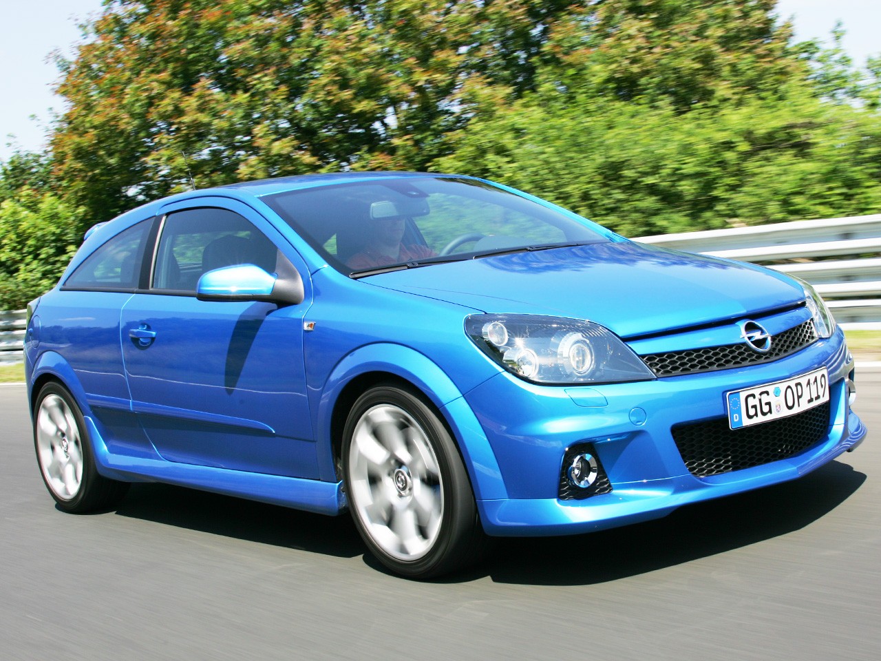 Opel Astra Opc photo 9