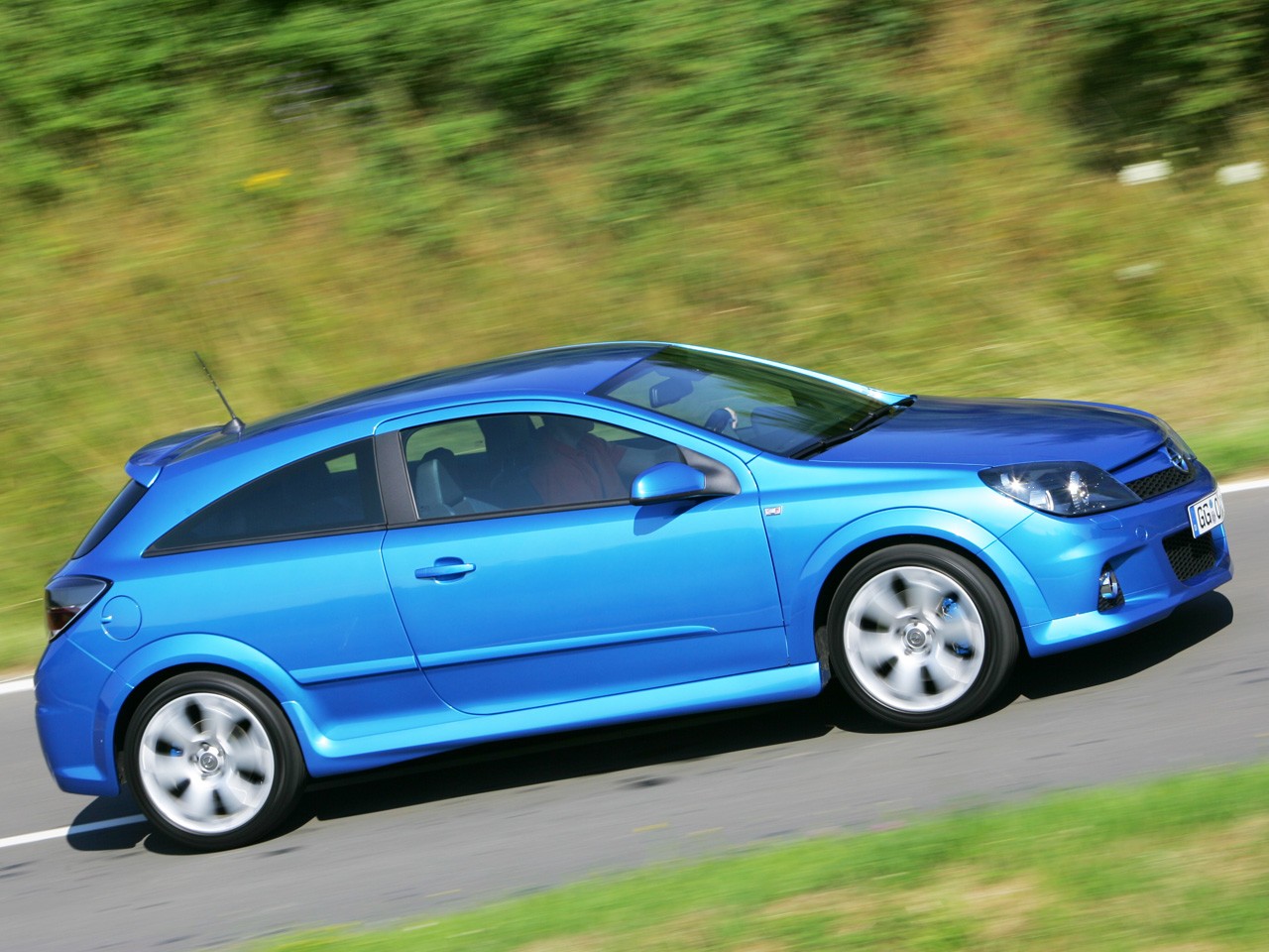 Opel Astra Opc photo 10