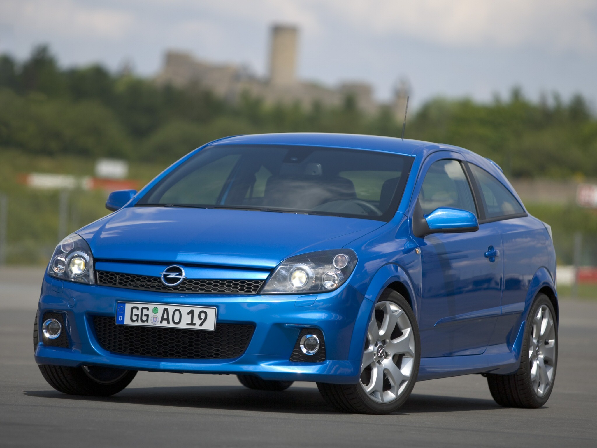 Opel Astra Opc photo 13