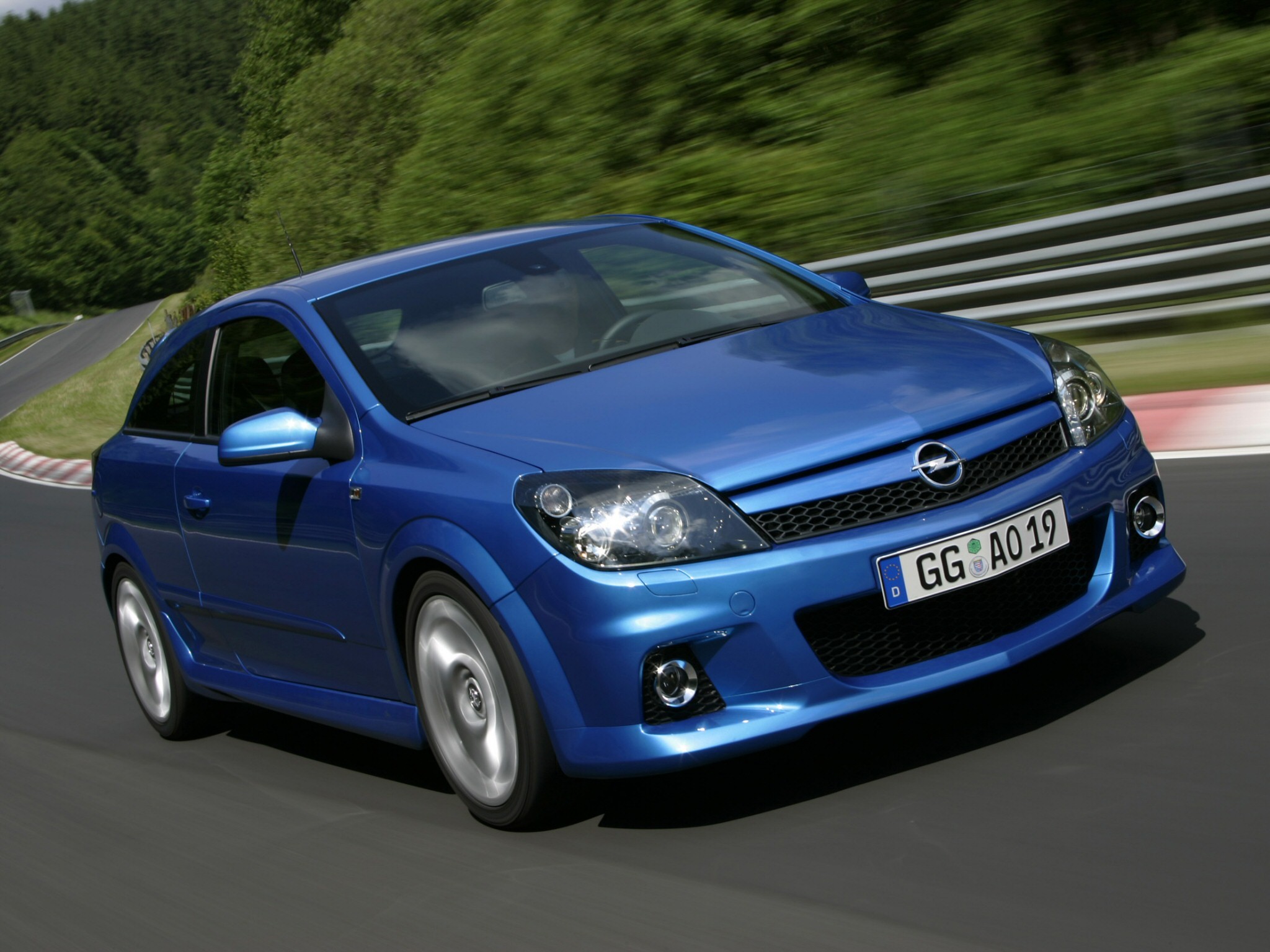 Opel Astra Opc photo 15
