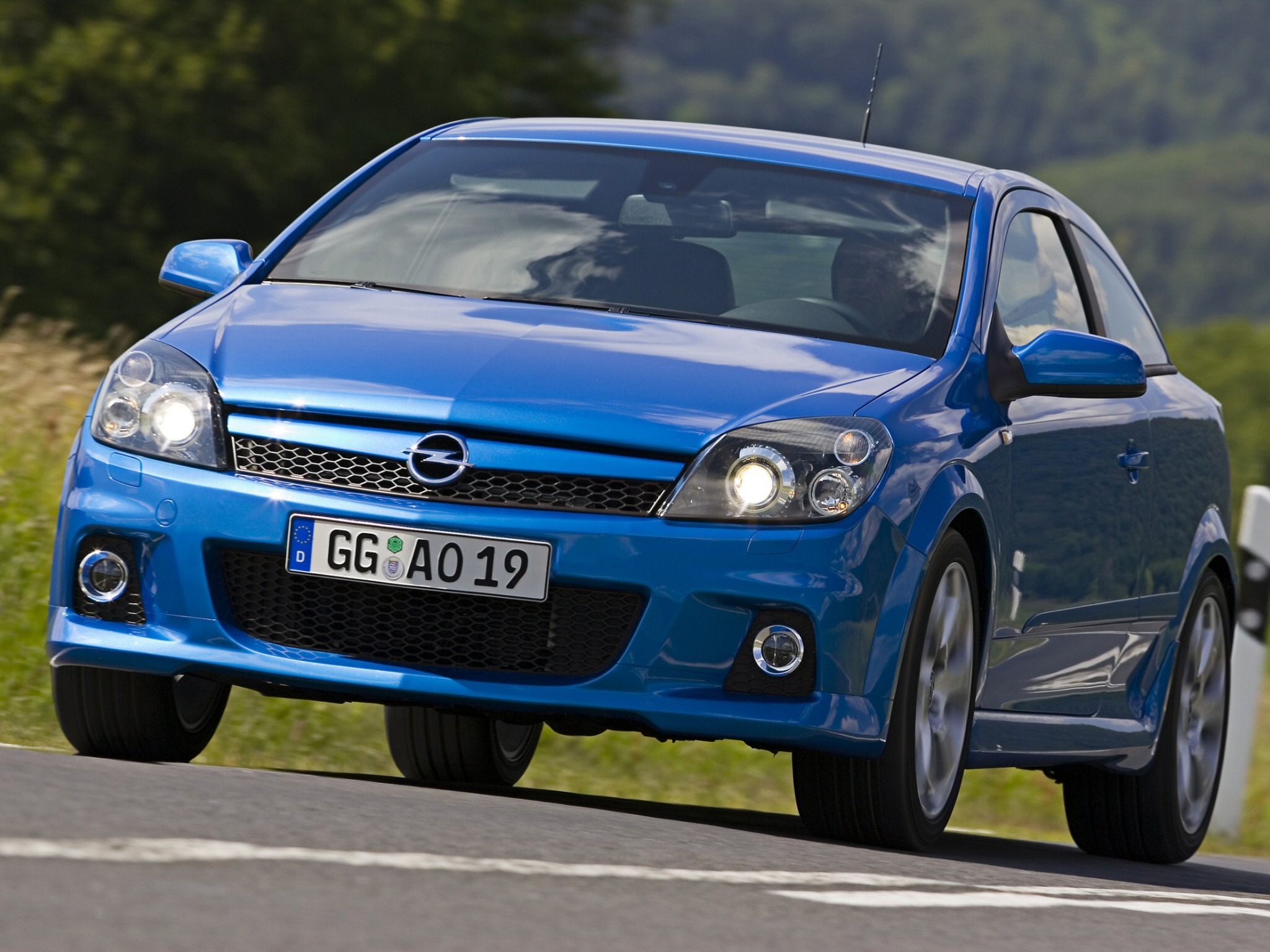Opel Astra Opc photo 16