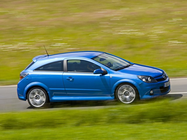 Opel Astra Opc photo 17
