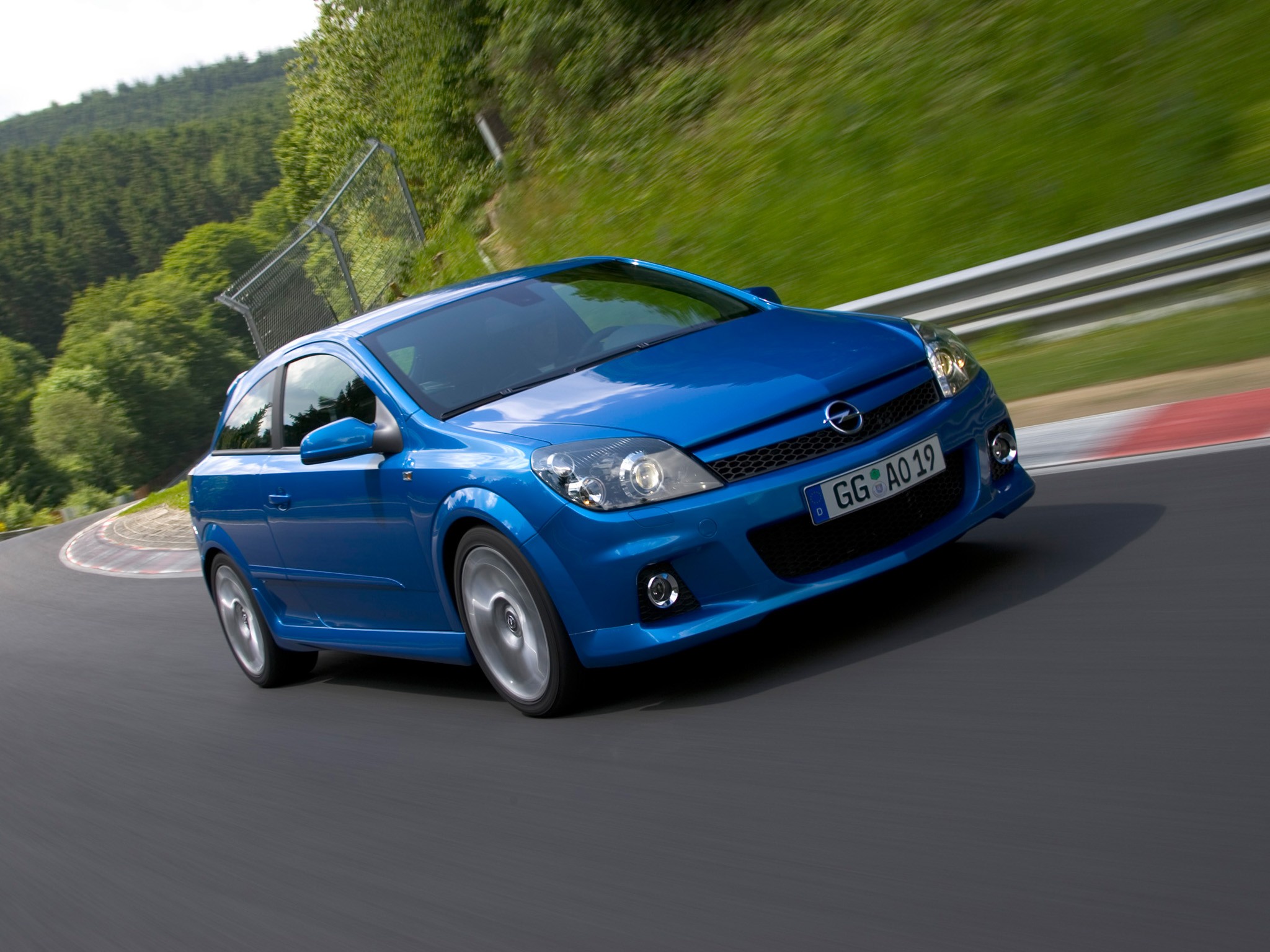 Opel Astra Opc photo 21