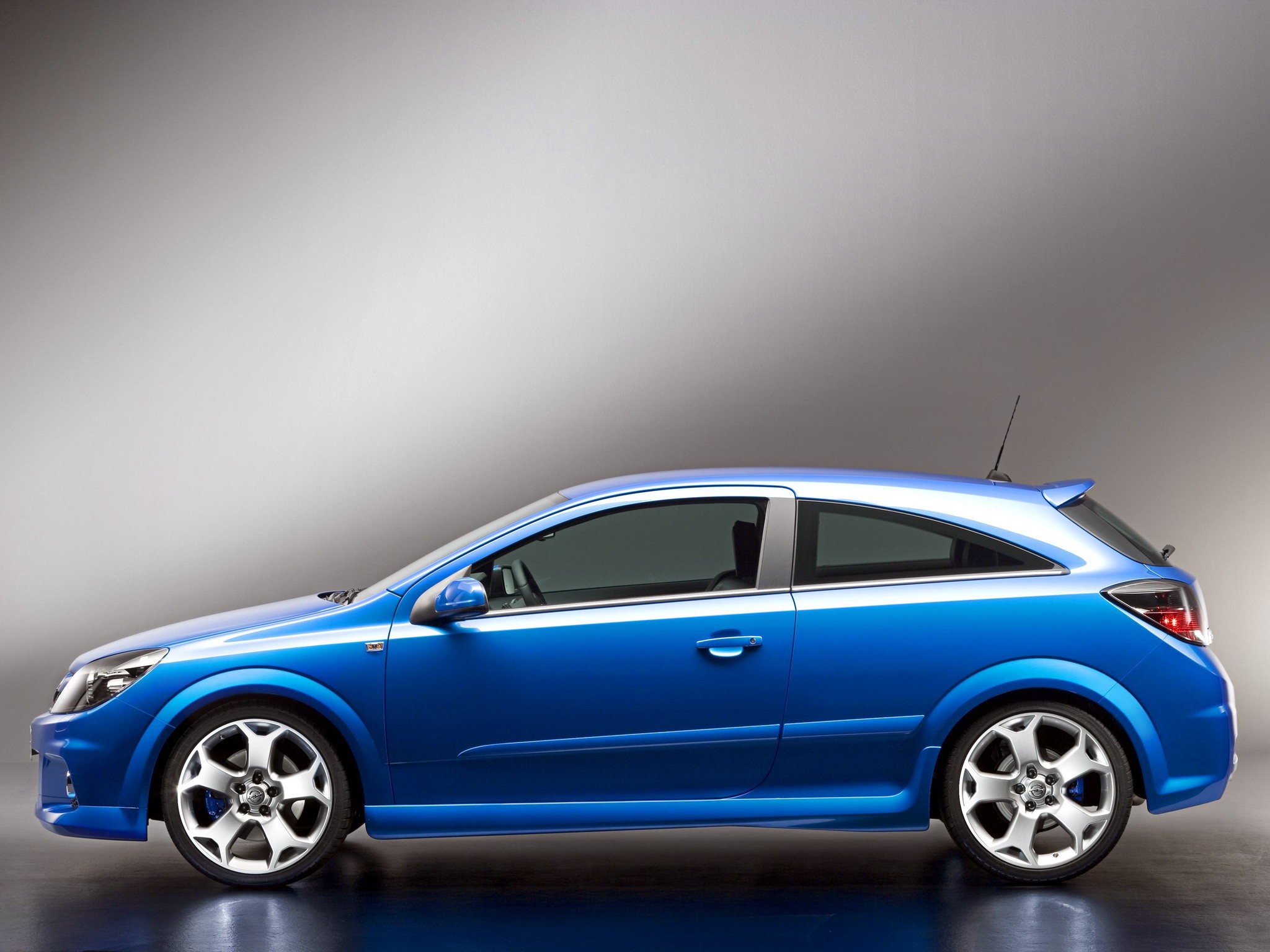 Opel Astra Opc photo 24