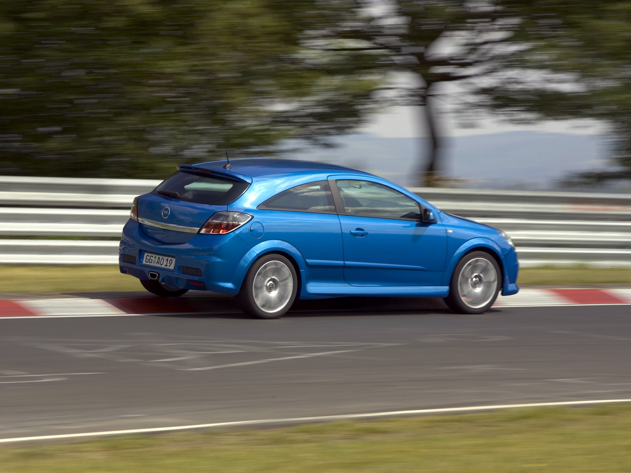 Opel Astra Opc photo 26