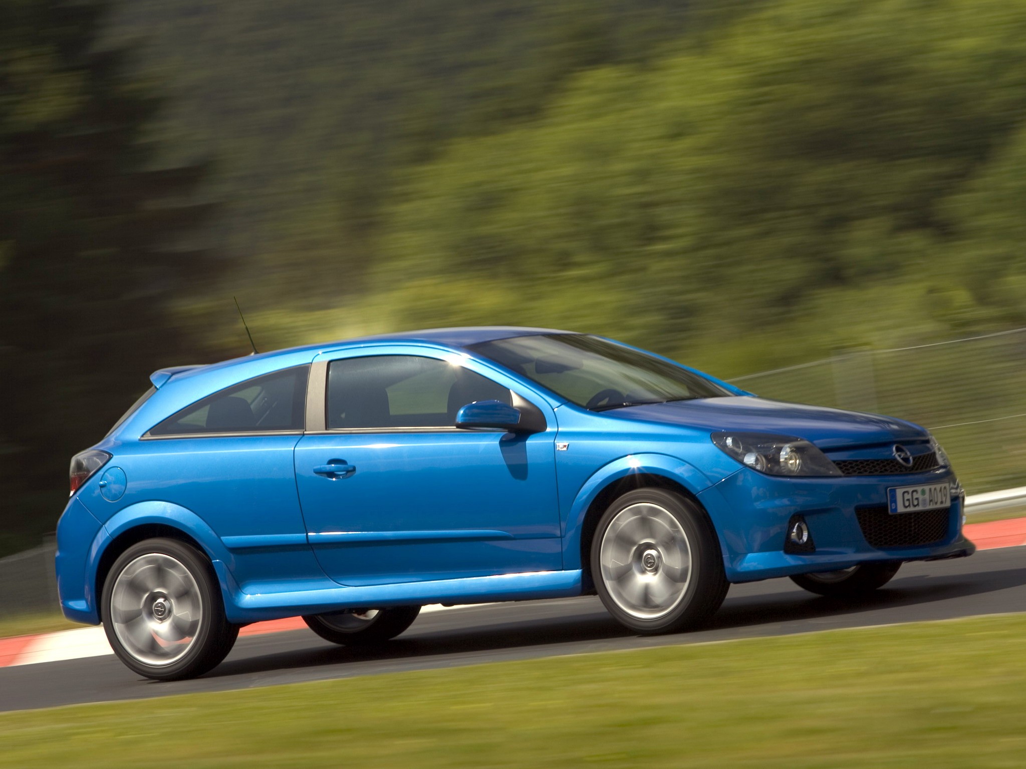 Opel Astra Opc photo 27