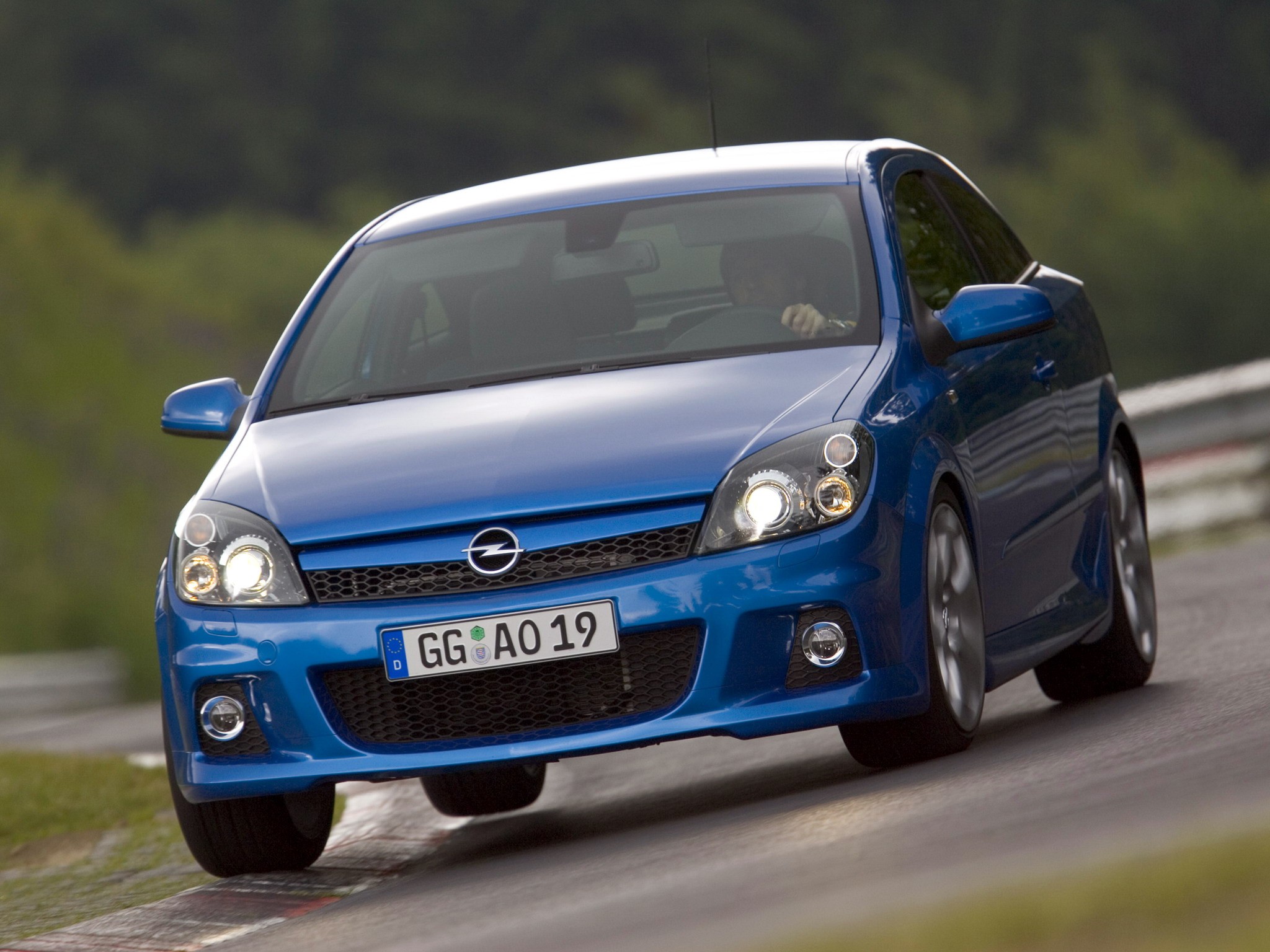 Opel Astra Opc photo 28