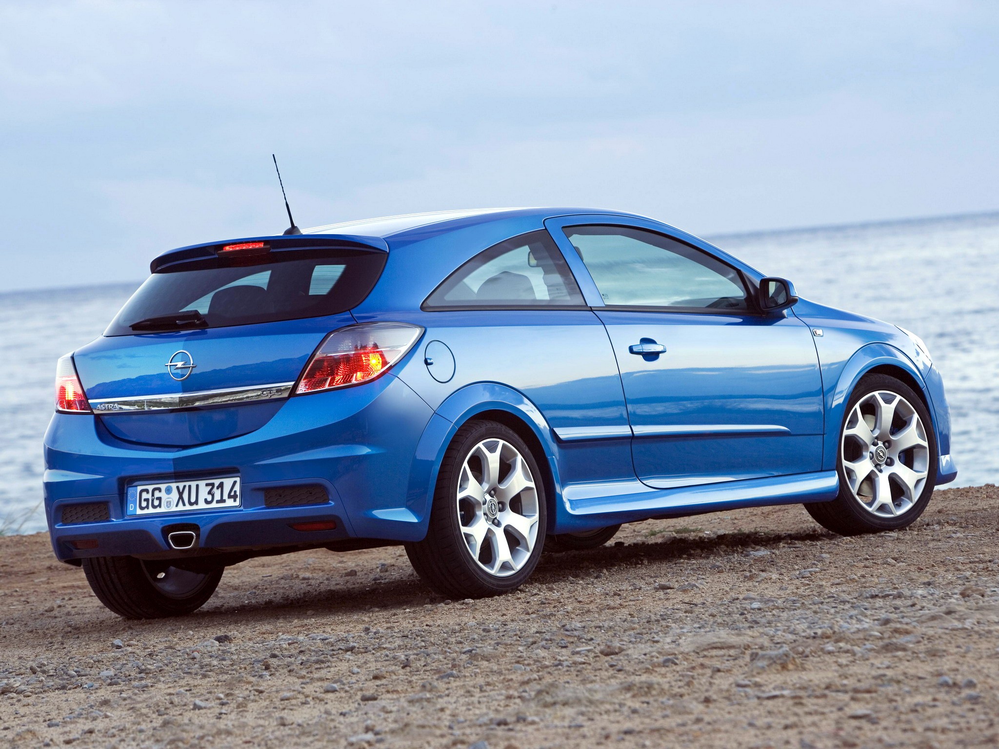 Opel Astra Opc photo 29