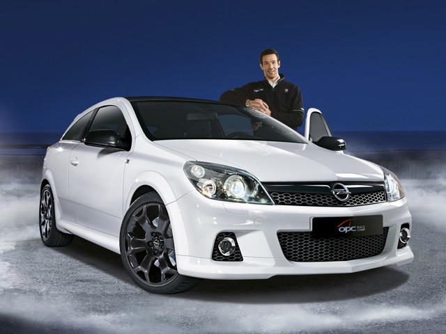Opel Astra Opc photo 2