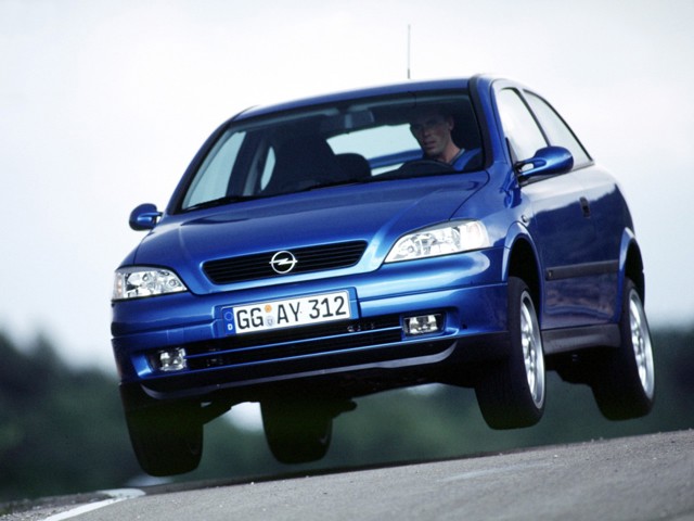 Opel Astra Opc photo 11